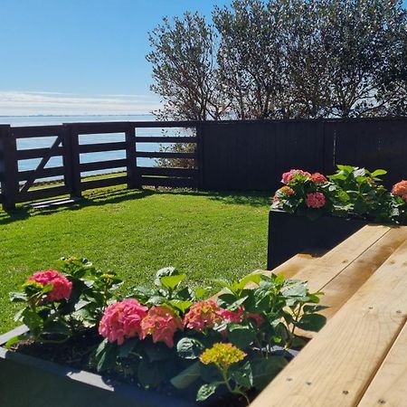 Red Rock Cottage, Beachfront Luxury Clarks Beach Dış mekan fotoğraf