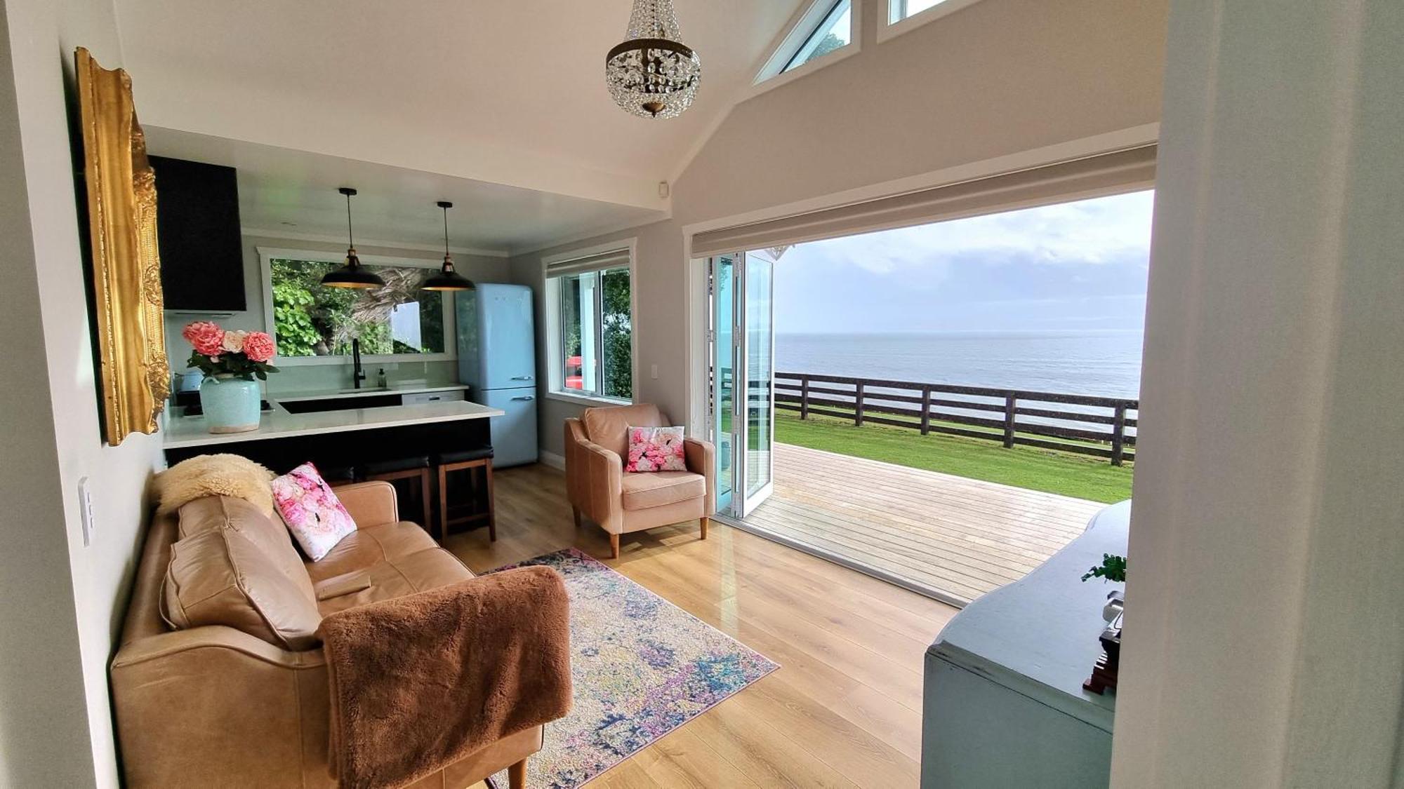 Red Rock Cottage, Beachfront Luxury Clarks Beach Dış mekan fotoğraf