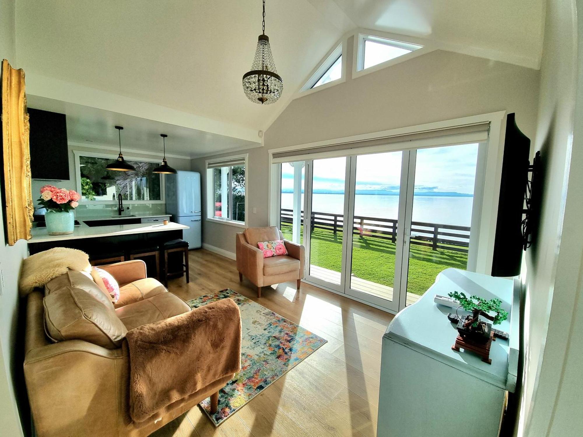 Red Rock Cottage, Beachfront Luxury Clarks Beach Dış mekan fotoğraf